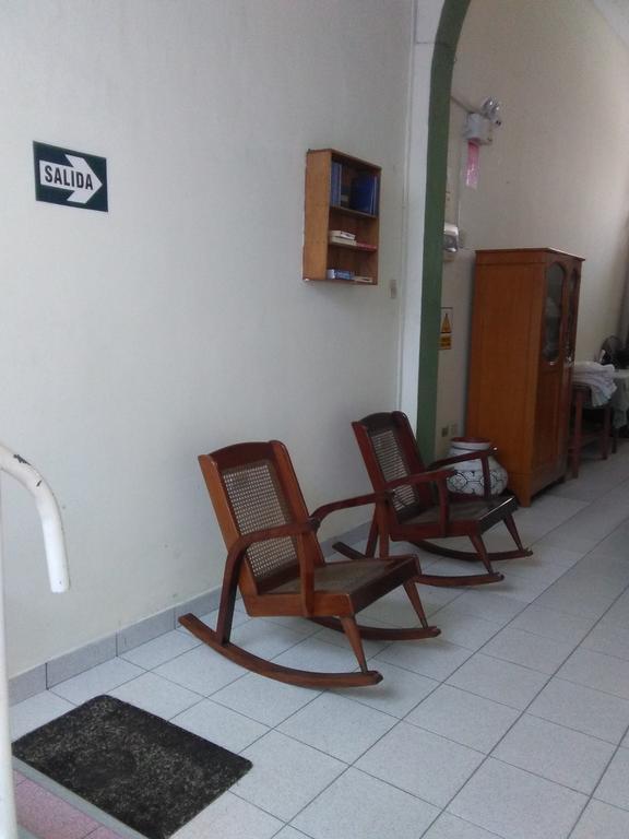 איקיטוס Hostal El Colibri מראה חיצוני תמונה