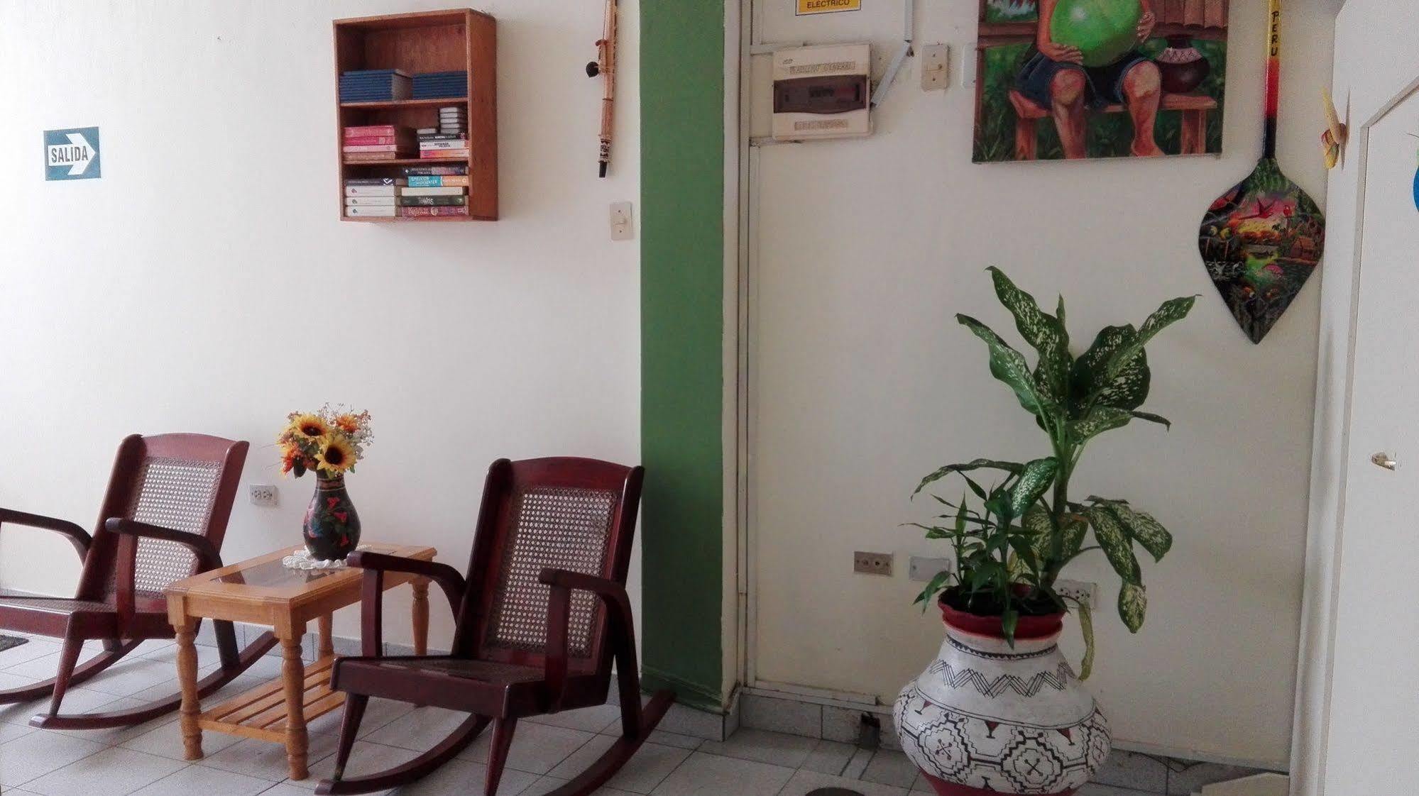 איקיטוס Hostal El Colibri מראה חיצוני תמונה