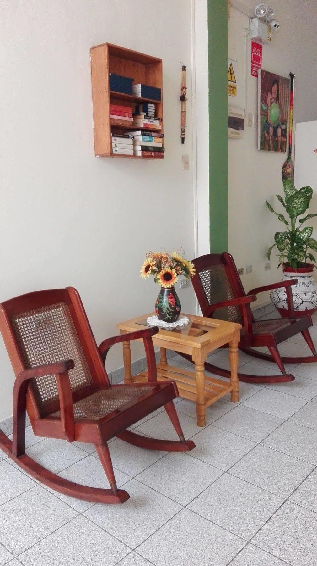 איקיטוס Hostal El Colibri מראה חיצוני תמונה