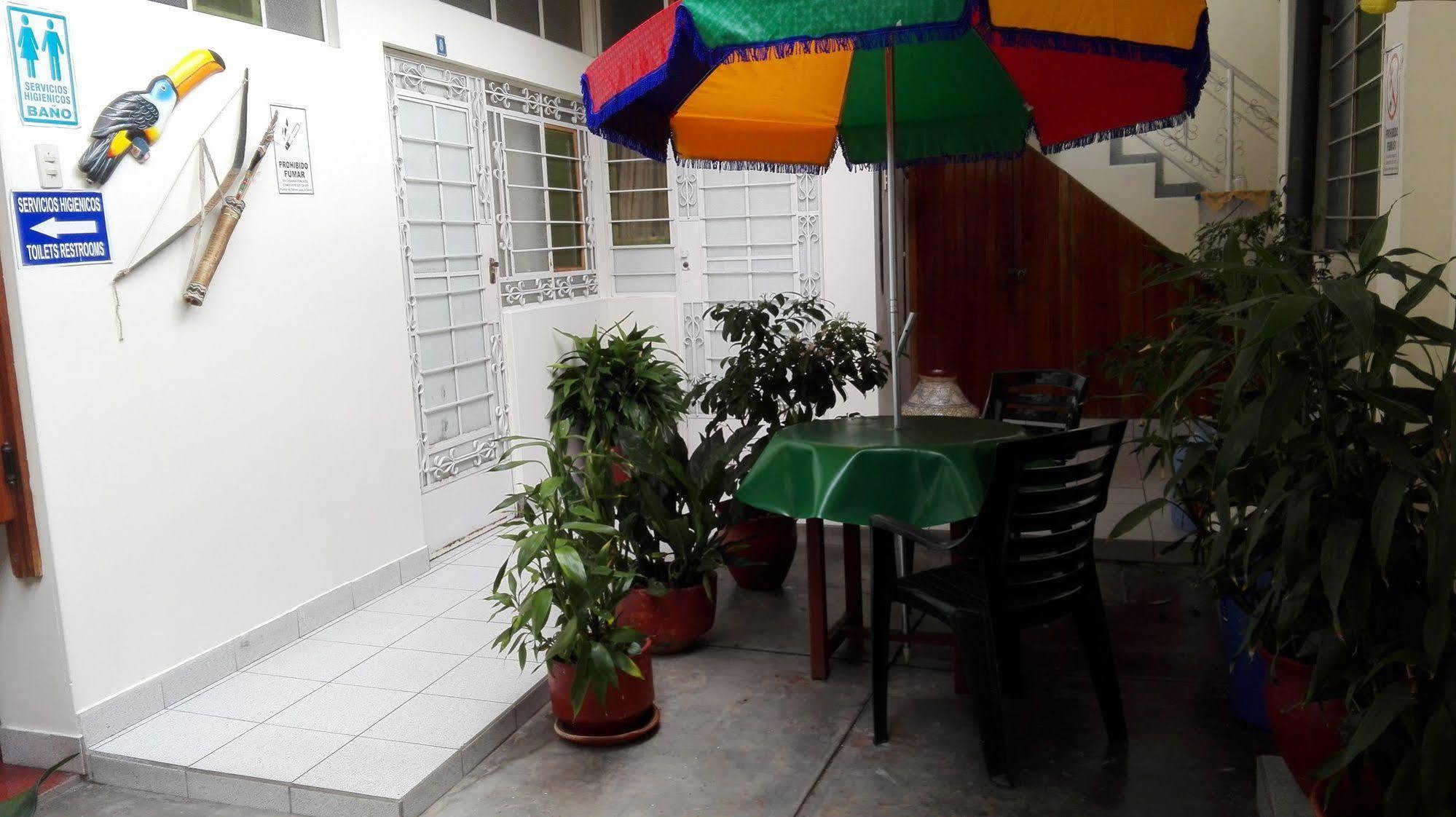 איקיטוס Hostal El Colibri מראה חיצוני תמונה